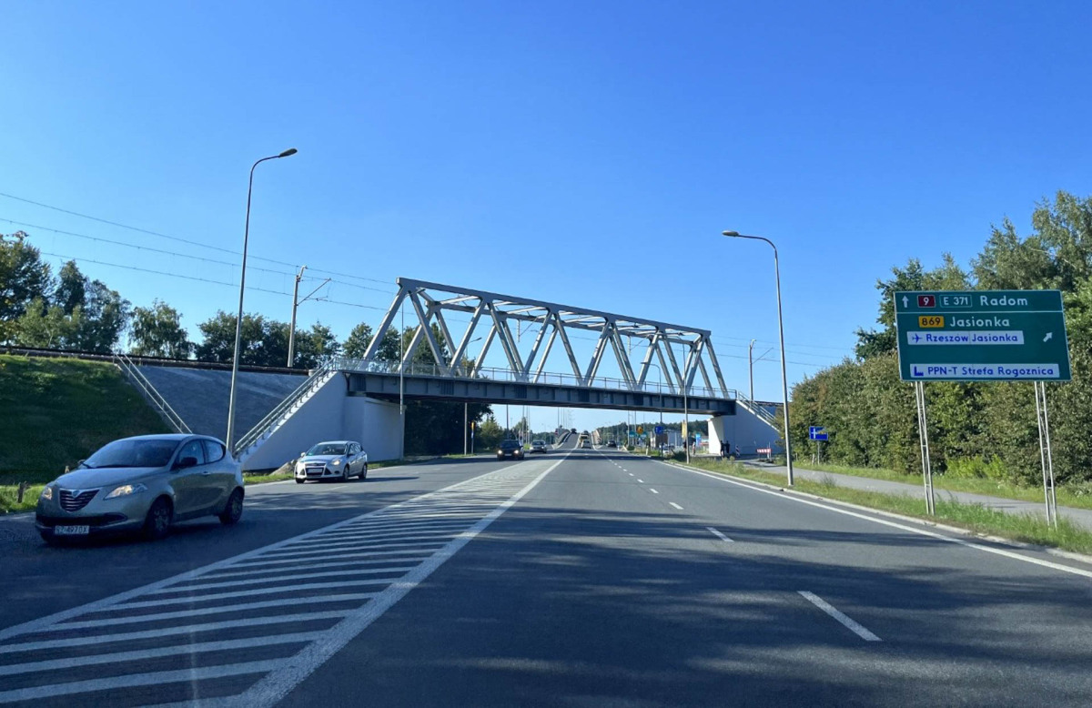 Budowa linii kolejowej z Rzeszowa na lotnisko w Jasionce [sierpień 2023]